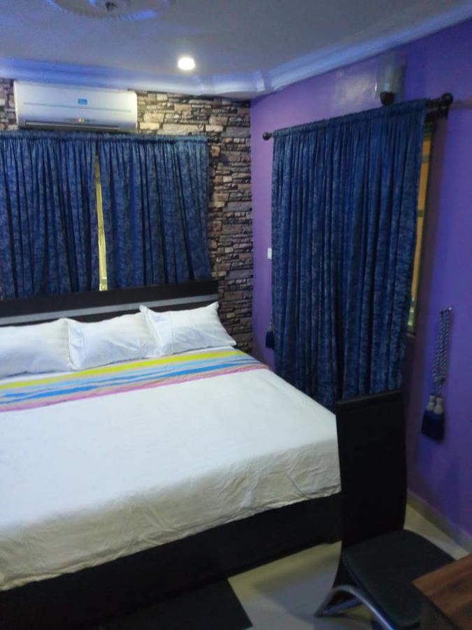 Crestview Hotel & Suites Lagos Buitenkant foto