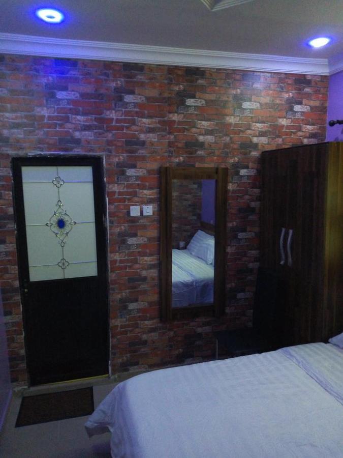 Crestview Hotel & Suites Lagos Buitenkant foto